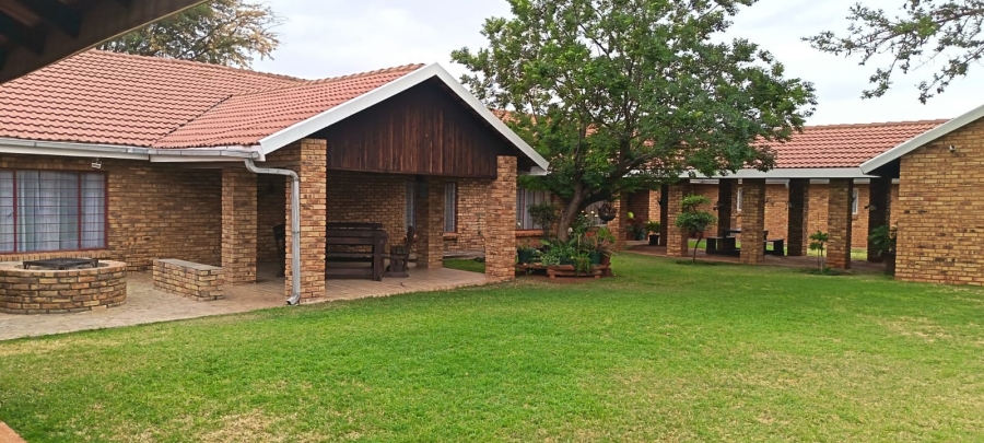 11 Bedroom Property for Sale in Rustenburg Rural North West